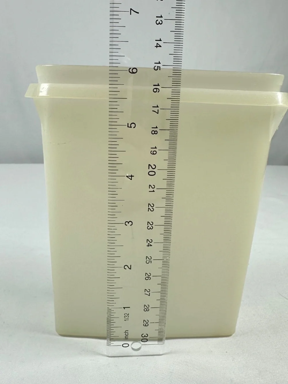 Tupperware Saltine Cracker Keeper NO LID Cracker Saver Part#1314 6 Inches tall